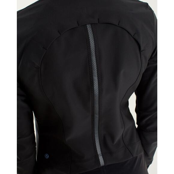Lululemon Keep It Up Weather Resistant Softshell Jacket in Black size 4 - Picture 13 of 16